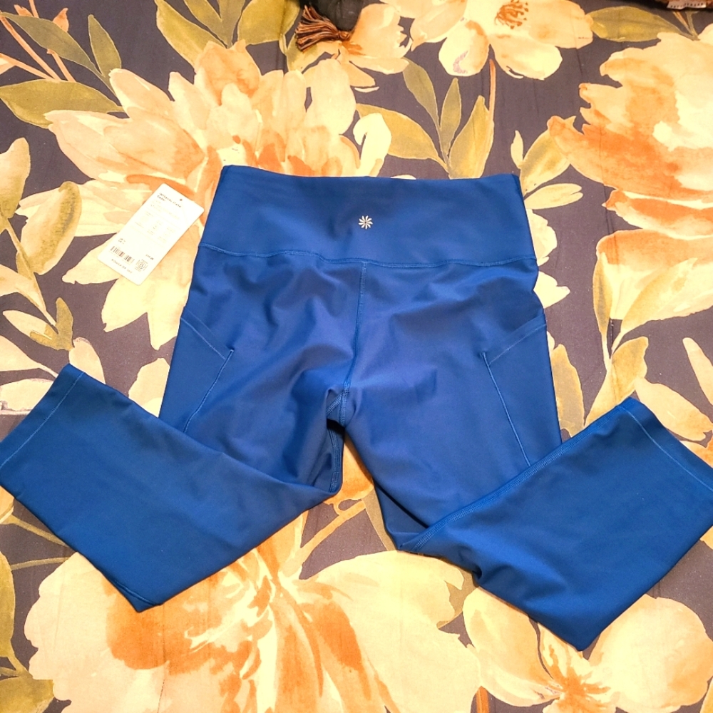 Athleta Interval Stash Capri